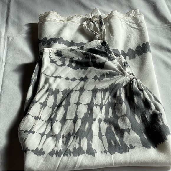 Pineapple Boutique Dress White with Grey Tie Dye Size Small/Medium - Picture 13 of 14